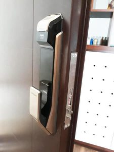 khóa vân tay samsung shs p718